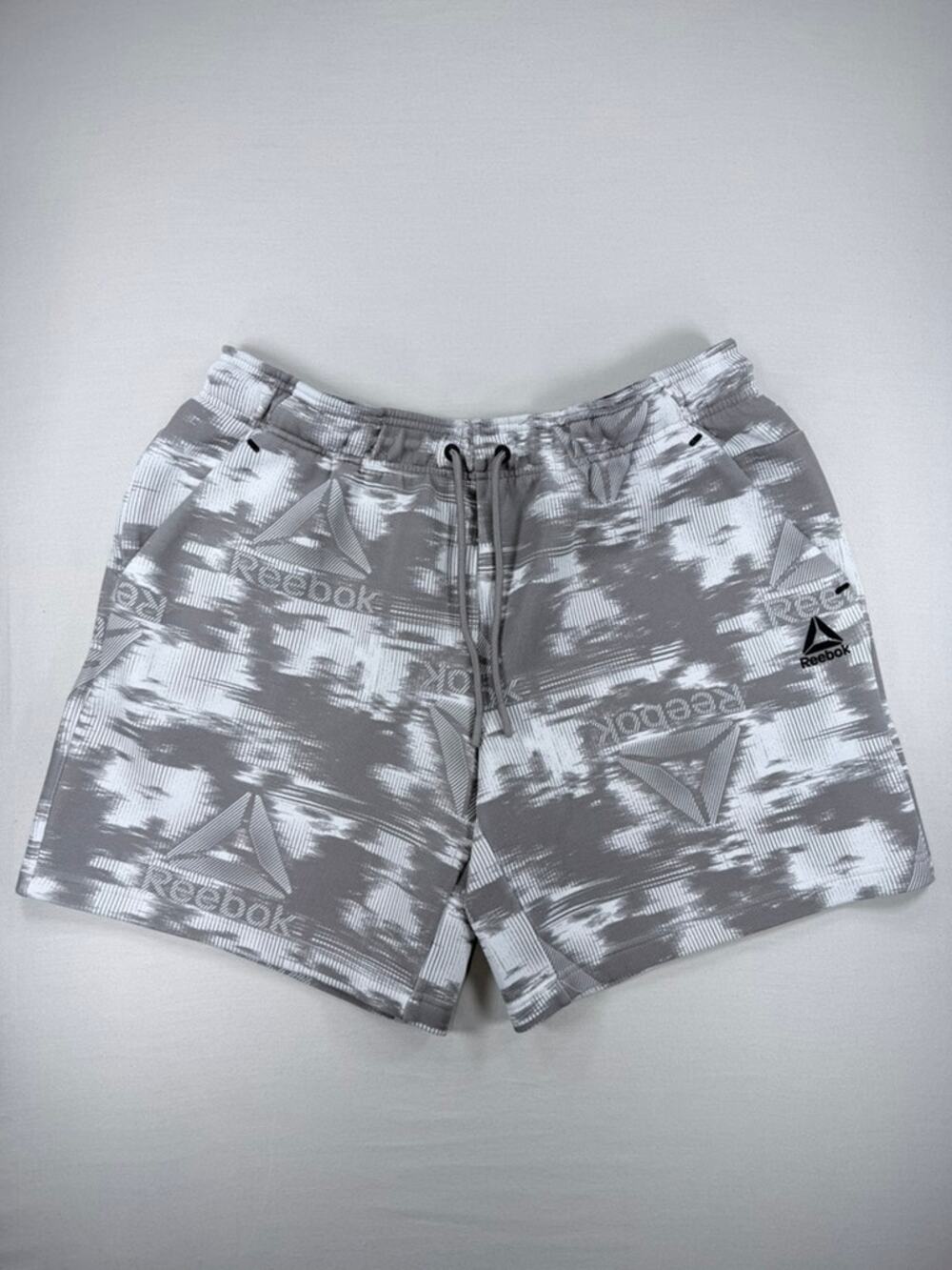 Reebok Men's Momentum Knit Training Shorts Driftwood Camo Grey White XL